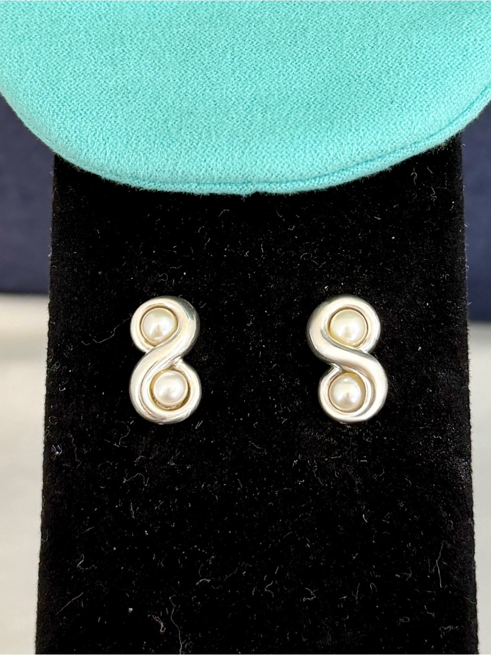 TIFFANY & CO. Sterling Silver Infinity Double Pearl Stud Post Earrings w/ COA